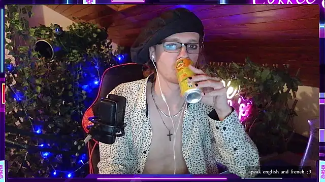 SkinnyAlex1312 online show from 04/22/26, 07:26