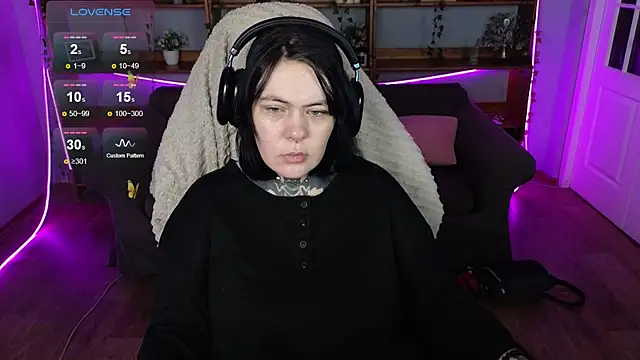 QwertyAnnie Lbo online show from 04/12/26, 01:21