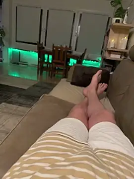 Snapshot of elysmay chatting on 04/12/26, 11:21 elysmay online show from 04/12/26, 11:21