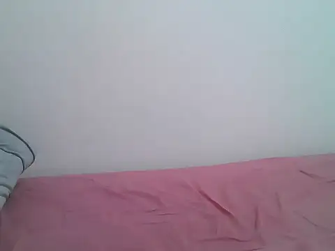 Snapshot of MsLaura24 chatting on 04/12/26, 08:41 MsLaura24 online show from 04/12/26, 08:41