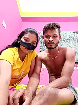 Snapshot of Hot-Couple4 chatting on 04/13/26, 06:02 Hot-Couple4 online show from 04/13/26, 06:02