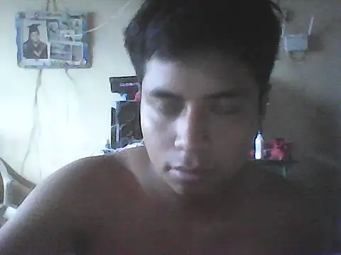 Snapshot of Axel_BABY chatting on 04/14/26, 02:01 Axel BABY online show from 04/14/26, 02:01