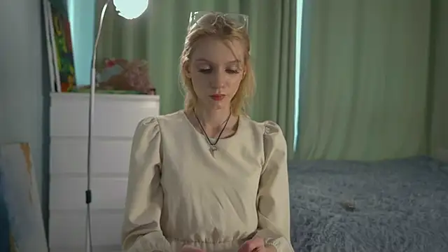 GildaThurgood online show from 04/15/26, 04:08