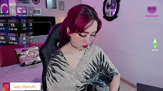 Snapshot of Leah_cherry chatting on 06/19/26, 09:51 Leah cherry online show from 06/19/26, 09:51
