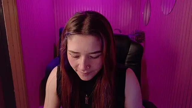 Snapshot of Emily_Cherry_ chatting on 05/29/26, 04:05 Emily Cherry online show from 05/29/26, 04:05
