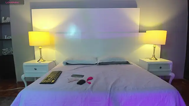 Snapshot of Aliss_Taylor1 chatting on 04/14/26, 12:11 Aliss Taylor1 online show from 04/14/26, 12:11