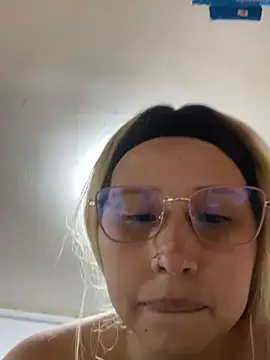 Snapshot of Aliss_Taylor1 chatting on 05/31/26, 06:09 Aliss Taylor1 online show from 05/31/26, 06:09