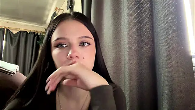 Snapshot of TessGolias chatting on 04/16/26, 09:54 TessGolias online show from 04/16/26, 09:54