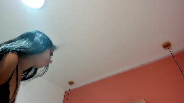 VIOLET 19XXX online show from 05/11/26, 12:22
