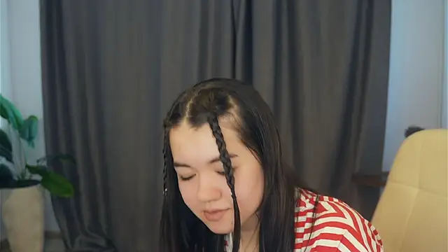 ShanaYock online show from 04/13/26, 07:03