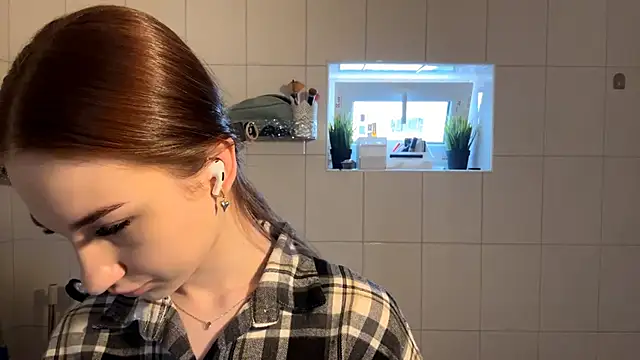 Showcntry online show from 04/13/26, 04:18