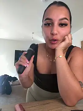 Miavelvetxoxo online show from 06/23/26, 05:33