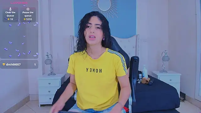 elizabeth santos1 online show from 04/13/26, 10:04