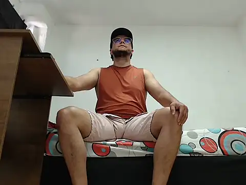 Snapshot of Masterboy00 chatting on 04/14/26, 02:34 Masterboy00 online show from 04/14/26, 02:34