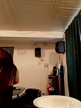 Snapshot of Lina19_93 chatting on 04/15/26, 06:48 Lina19 93 online show from 04/15/26, 06:48