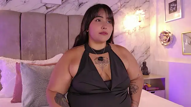 Snapshot of TinaCurv_Pv chatting on 04/10/26, 11:59 TinaCurv Pv online show from 04/10/26, 11:59