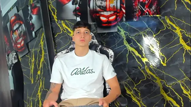 eithan boy  online show from 04/16/26, 12:06