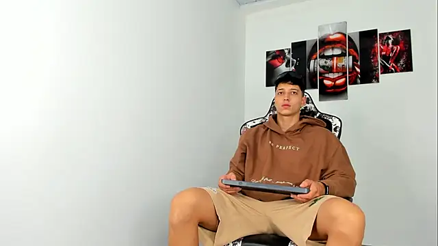 eithan boy  online show from 06/03/26, 11:35