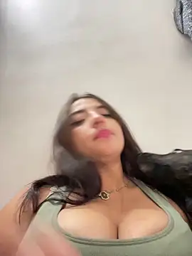 Snapshot of midarixxx chatting on 04/14/26, 09:21 midarixxx online show from 04/14/26, 09:21