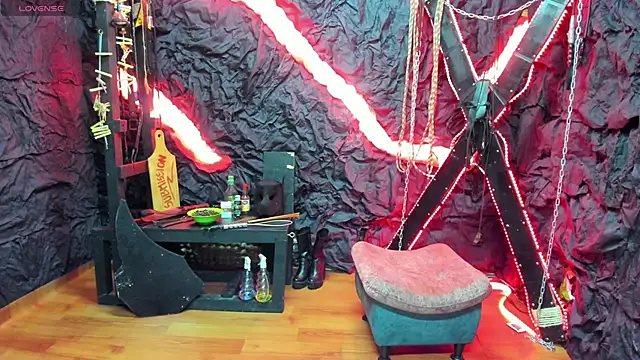 Vantablack Paar online show from 04/16/26, 12:17