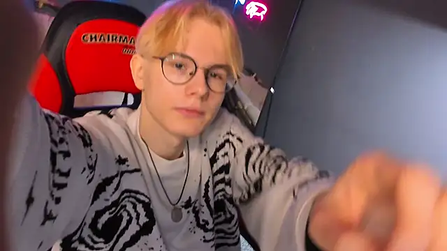 Snapshot of Liam_Blair chatting on 04/10/26, 05:56 Liam Blair online show from 04/10/26, 05:56