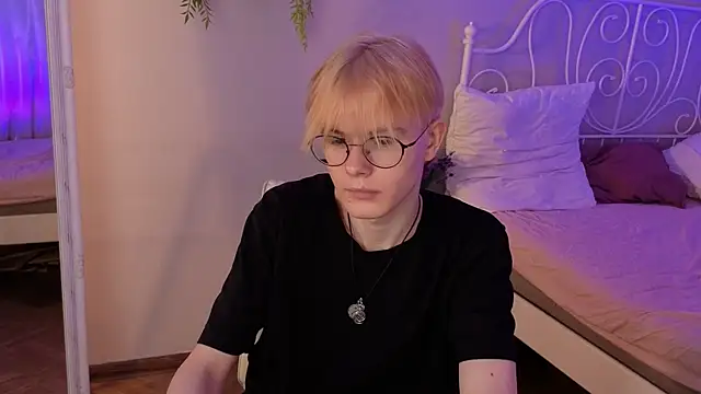 Snapshot of Liam_Blair chatting on 04/12/26, 05:23 Liam Blair online show from 04/12/26, 05:23