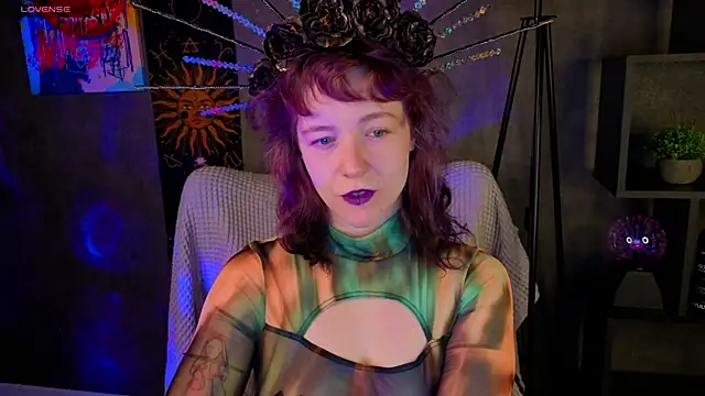 Snapshot of Ricki_Bloom chatting on 07/18/26, 01:10 Ricki Bloom online show from 07/18/26, 01:10