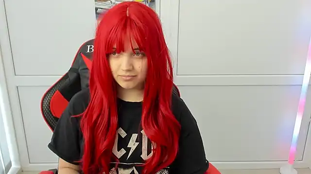 Caroline cutte online show from 04/15/26, 07:04