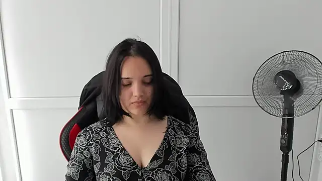 Caroline cutte online show from 06/09/26, 06:47