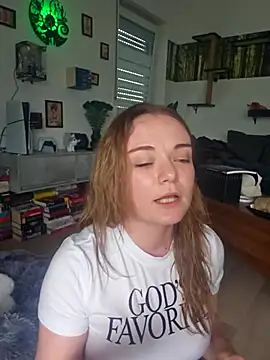 AliceLiddle  online show from 04/13/26, 04:34