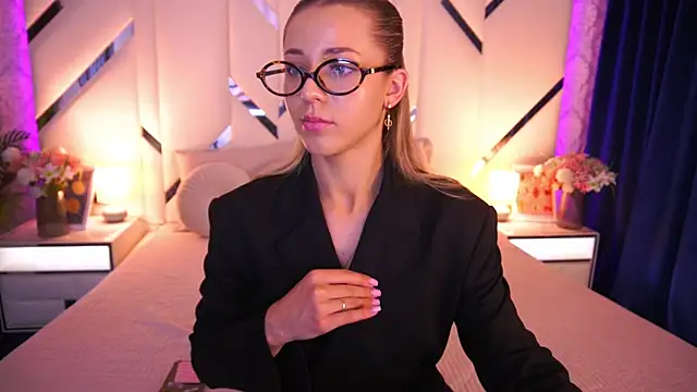 DoveLovee online show from 06/04/26, 05:57