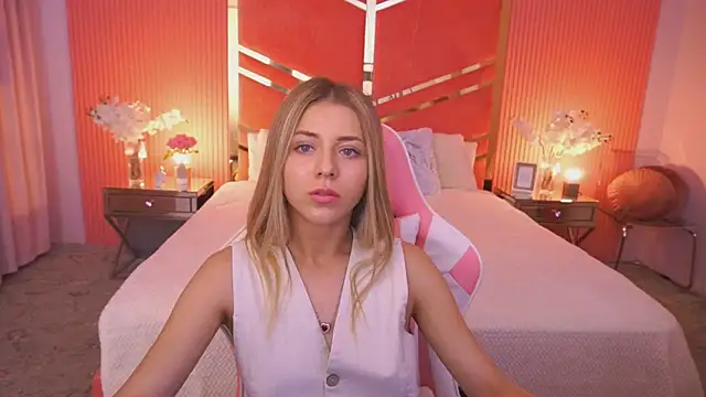 DoveLovee online show from 06/12/26, 06:12