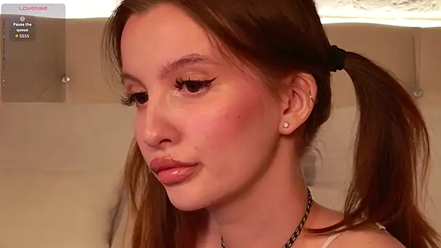 Molly  Quinn online show from 04/14/26, 05:41