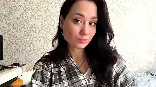 Snapshot of DinahZapalac chatting on 04/14/26, 06:19 DinahZapalac online show from 04/14/26, 06:19