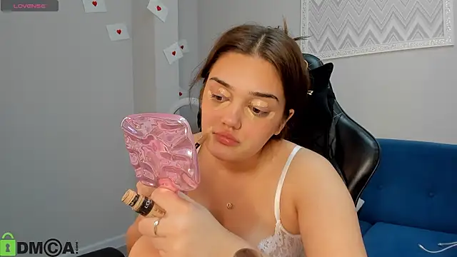 Aisha Tiffany online show from 05/26/26, 10:17