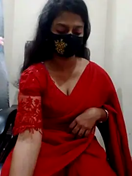 Snapshot of black-woman chatting on 04/13/26, 03:50 black-woman online show from 04/13/26, 03:50