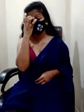 Snapshot of black-woman chatting on 04/14/26, 03:51 black-woman online show from 04/14/26, 03:51