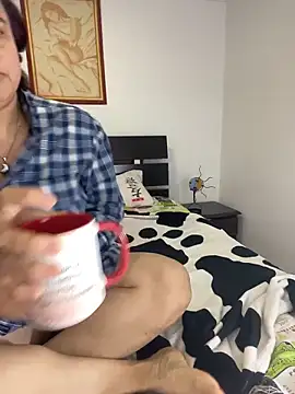 Roxie Blade Dyva online show from 04/20/26, 12:30