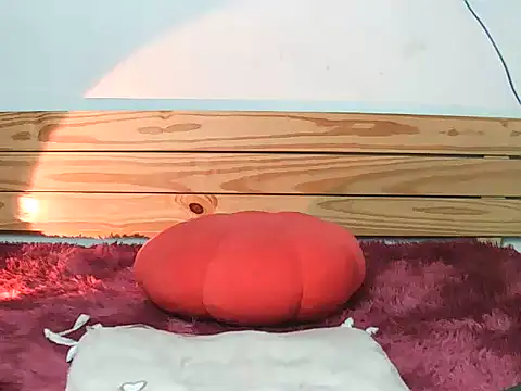 Selena-2K online show from 04/16/26, 10:27