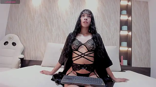 nara black  online show from 04/14/26, 11:49