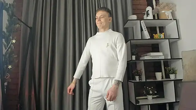 Snapshot of TwinkWhite chatting on 04/15/26, 08:20 TwinkWhite online show from 04/15/26, 08:20