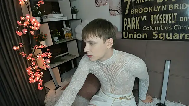 TwinkWhite online show from 06/01/26, 08:54