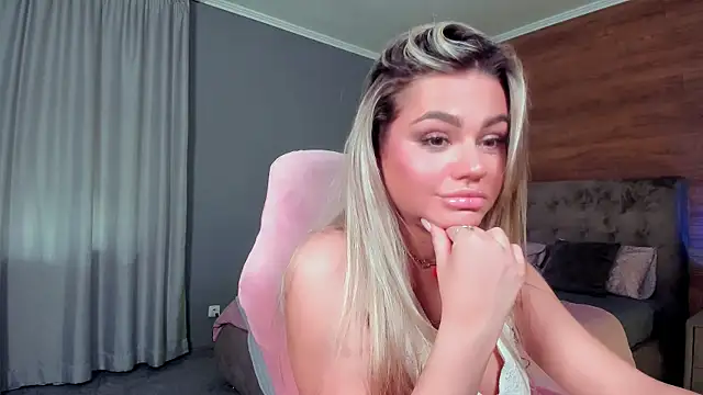 Snapshot of carry_radient chatting on 04/15/26, 02:24 carry radient online show from 04/15/26, 02:24