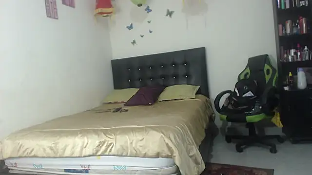 hotbrunettecasandra online show from 02/25/25, 09:42