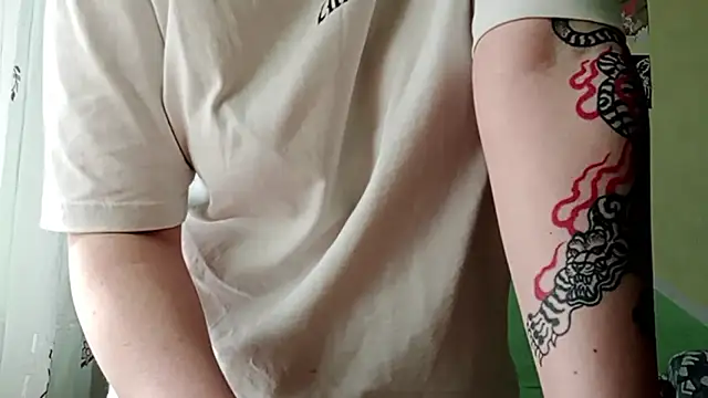 HalcyonHugX online show from 04/15/26, 10:55