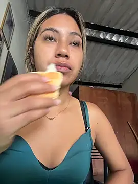 Kimmiebellarie online show from 06/14/26, 04:53
