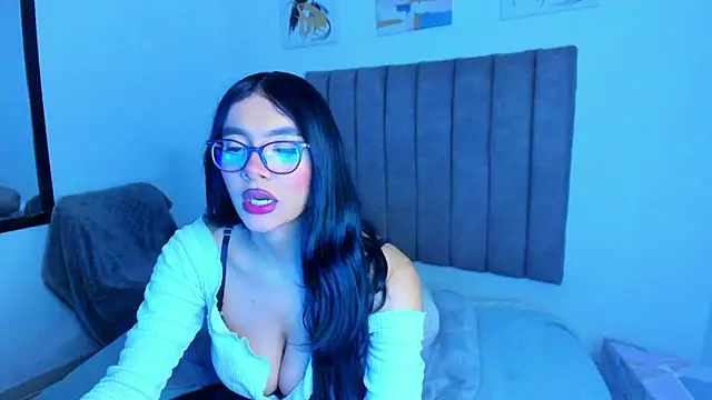 britanny jones1 online show from 06/03/26, 12:08