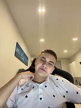 WARDEN w online show from 04/18/26, 07:07