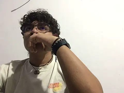 xhecho uzumaki online show from 06/20/26, 05:32