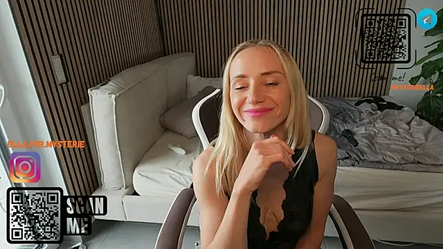 Ella Mysterie online show from 05/03/26, 03:18